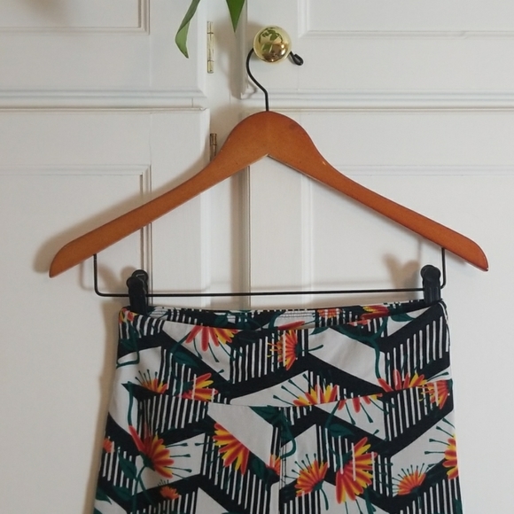 LuLaRoe leggings - Picture 2 of 4